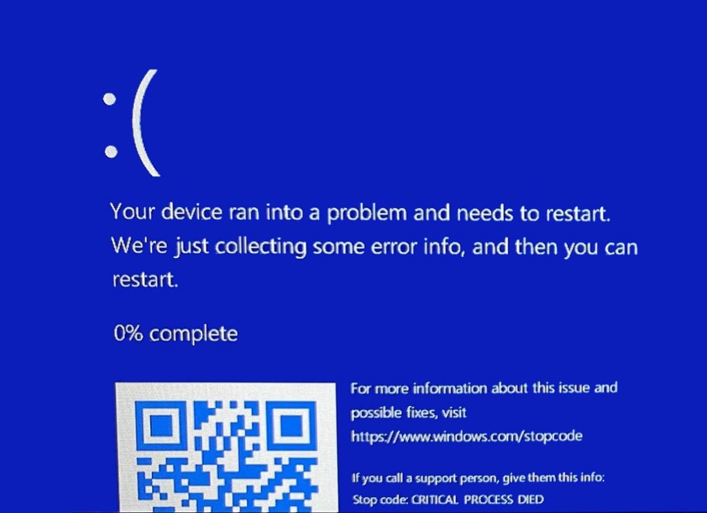 Tot mai multe companii software livrează cod vulnerabil, generat de AI