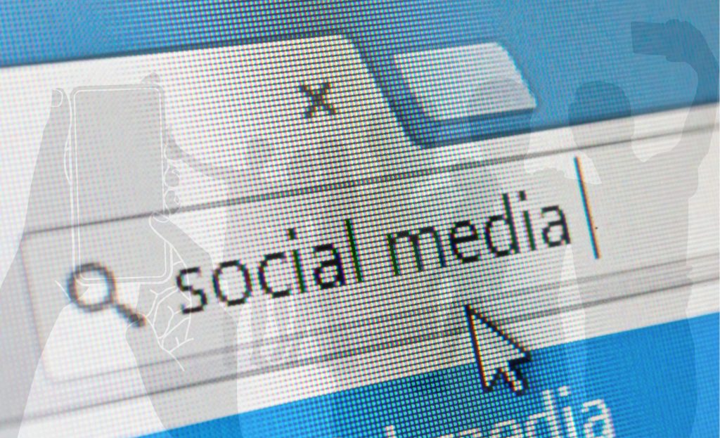 Interzicerea social media pentru adolescenți